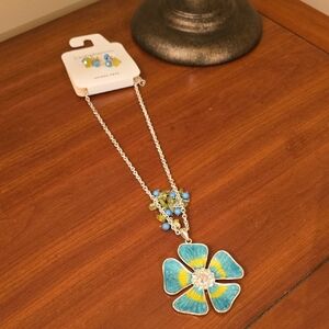 Croft&Barrow Blue and Yellow Floral Pendant Necklace (NWT)